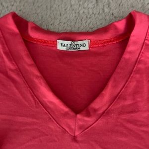 Valentino Garvani NWOT Coral/Pink Crop V Neck Size L Athleisure Workout Top